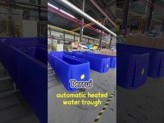 Blauer Viehwasserbehälter mit automatischer Steuerung